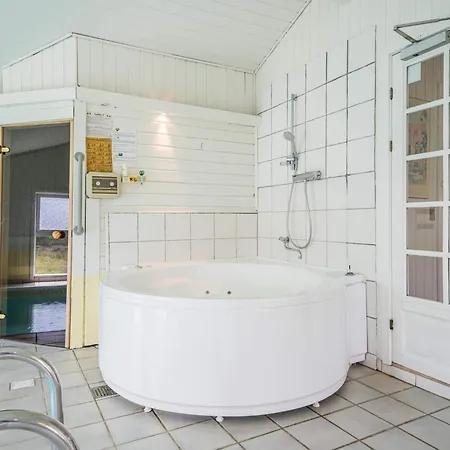 Vakantiehuis Luxury Retreat By Heathland-by Traum Henne Strand